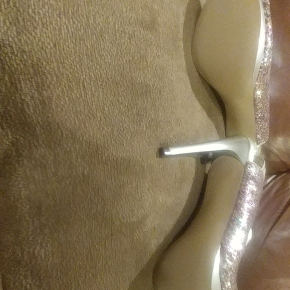 Carlos Santana Heels - Picture 3 of 6